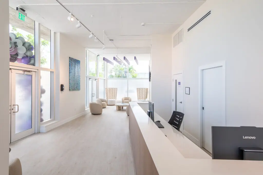 Eye-Health-Clinic-Cayman-Gallery-17